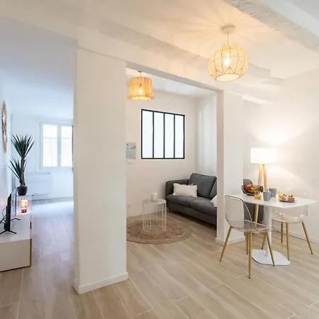 #16 1bdr Flower Market, Old Town, 1min Ac Apartament *